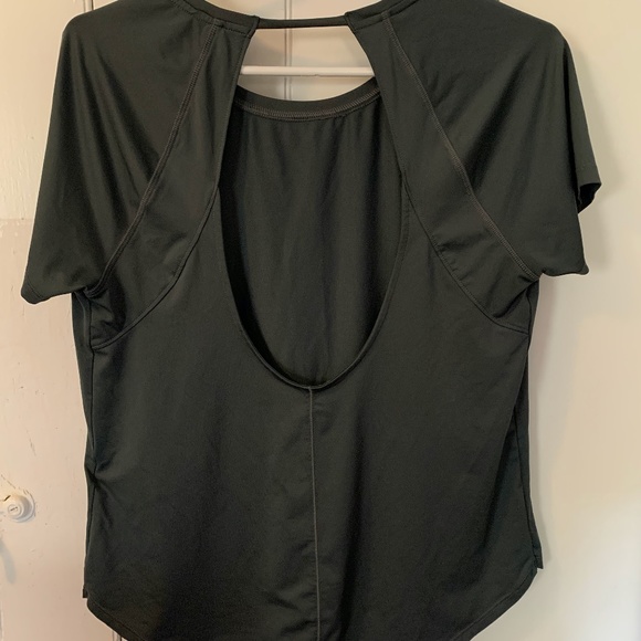 Under Armour Workout Top - Picture 2 of 2